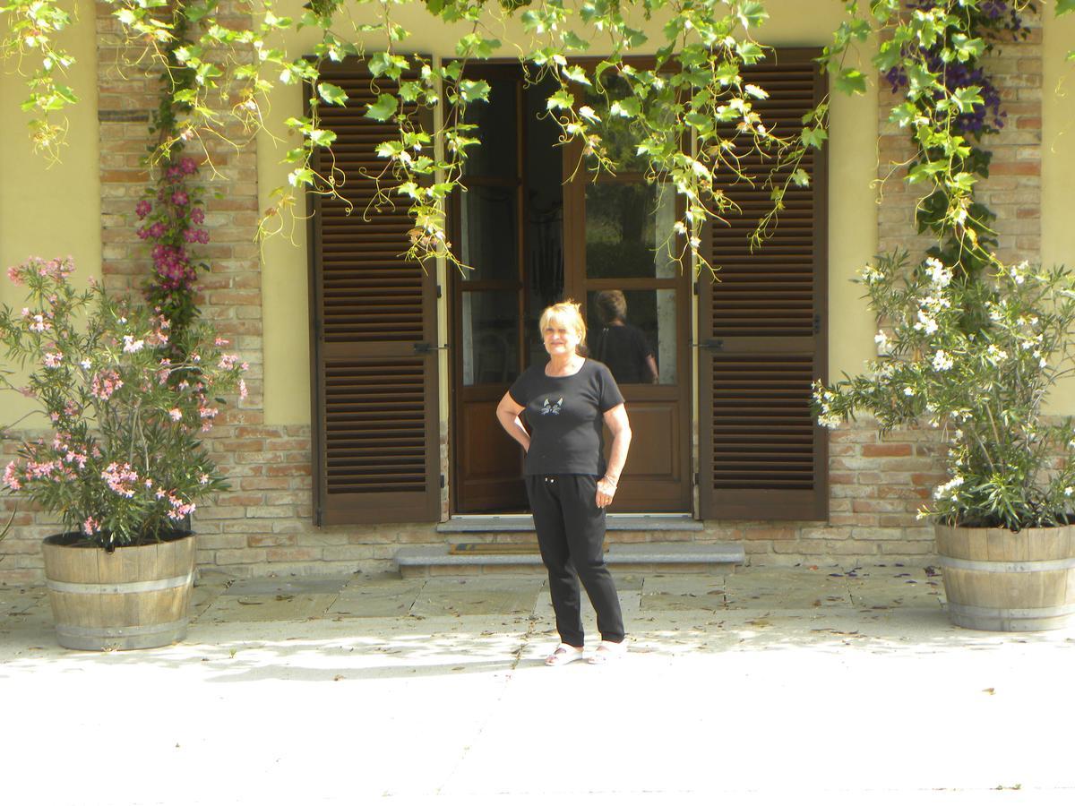 Agriturismo Tre Stelle Barbaresco Bagian luar foto